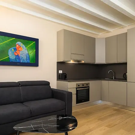 Apartment Arco Della Pace - Stylish In The Heart Of Milan
